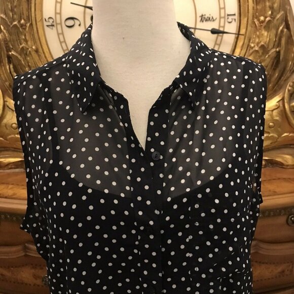 LIZ CLAIBORNE. Size M. Semi Sheer Sleeveless Top w/ attached Cami.   B17 - Picture 2 of 7